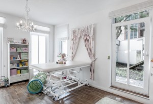 Behandlungsraum Kinder und Babys